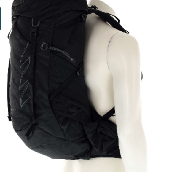 NWOT Osprey Talon 33L Stealth Black Hiking Pack S/M - Picture 7 of 7